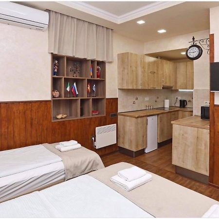 Family Mini-Hotel Martirosyan'S And Tours Jerevan Eksteriør bilde