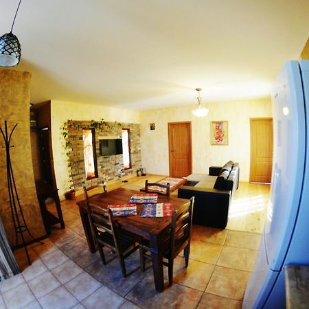 Family Mini-Hotel Martirosyan'S And Tours Jerevan Eksteriør bilde