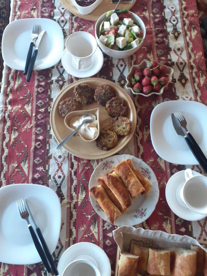 Family Mini-Hotel Martirosyan'S And Tours Jerevan Eksteriør bilde