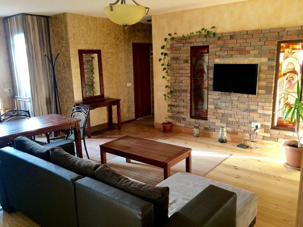 Family Mini-Hotel Martirosyan'S And Tours Jerevan Rom bilde