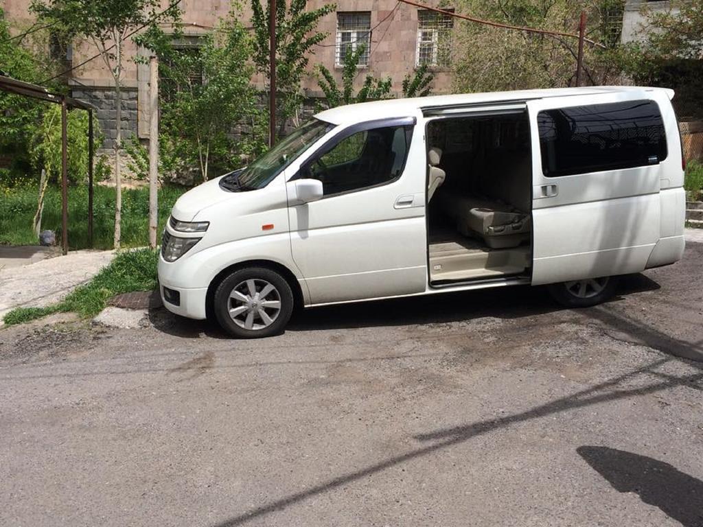 Family Mini-Hotel Martirosyan'S And Tours Jerevan Eksteriør bilde