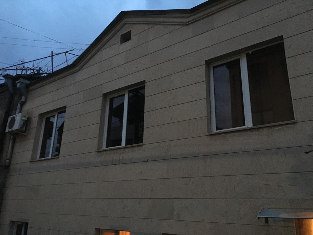 Family Mini-Hotel Martirosyan'S And Tours Jerevan Eksteriør bilde