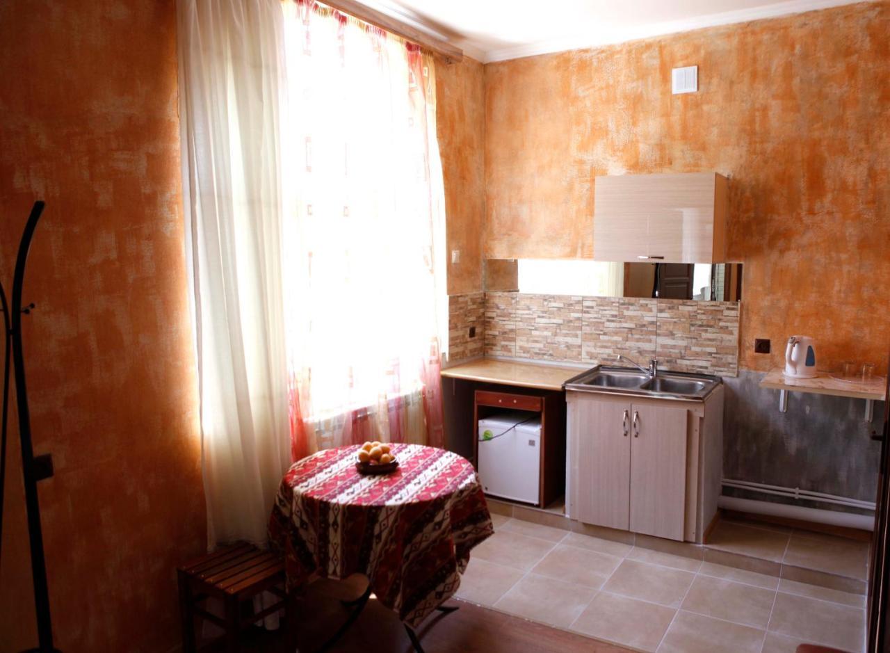 Family Mini-Hotel Martirosyan'S And Tours Jerevan Eksteriør bilde