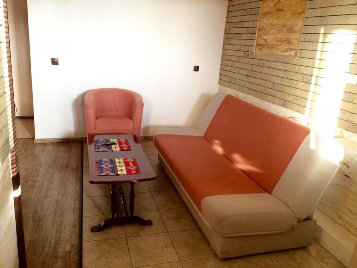 Family Mini-Hotel Martirosyan'S And Tours Jerevan Rom bilde